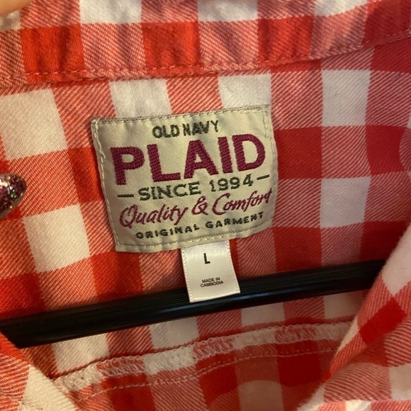Old Navy Red and white checkered button down blouse women's size large - Picture 3 of 4